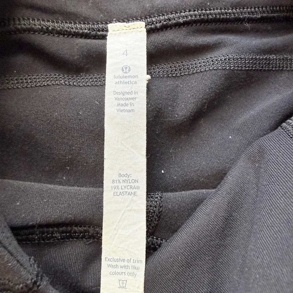 Lululemon Black Cropped Leggings Ruched Hem Size 4 - Picture 4 of 9